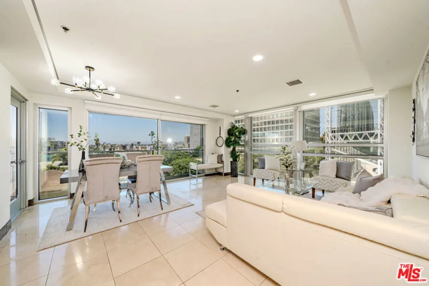 702 S Serrano Avenue #605 photo 2