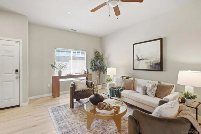 1329 Holly Avenue photo 8