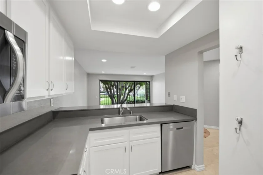 4114 Apricot photo 15