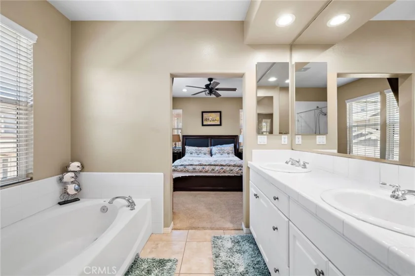 221 Landmark photo 28