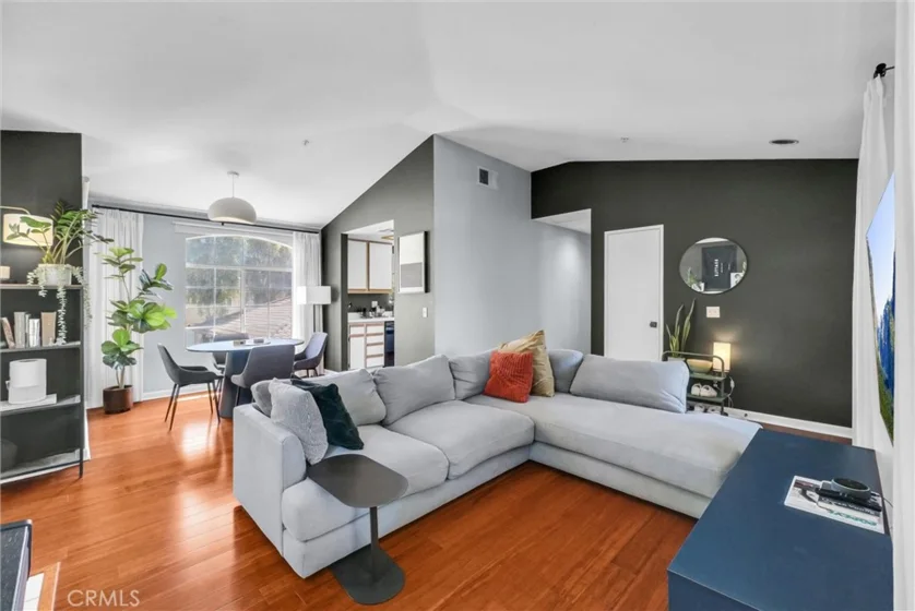 118 Gallery Way photo 1