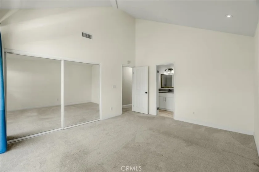 4561 Warner photo 15