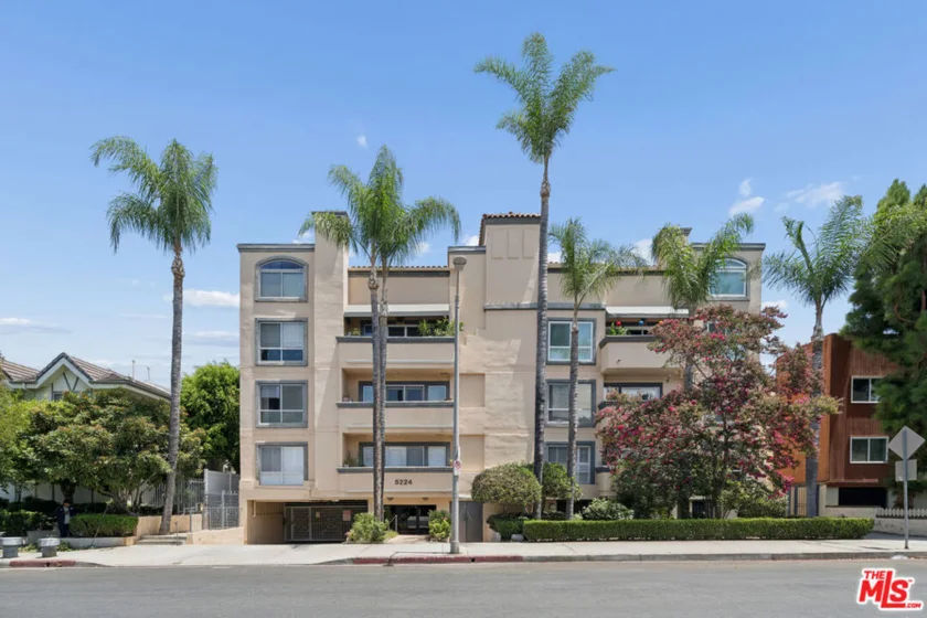 5224 Zelzah Avenue #209 photo 1