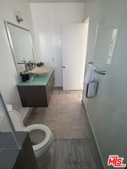 1328 Havenhurst Drive #202 photo 34