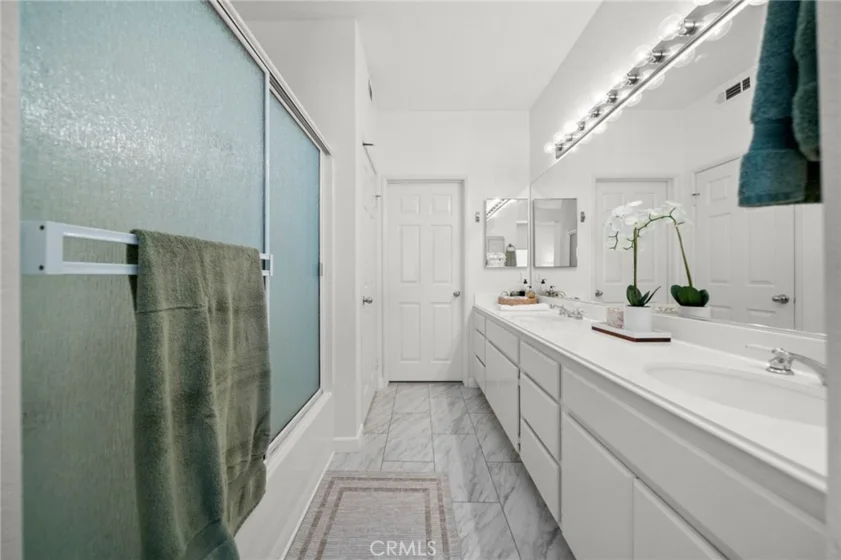 8086 E Venice photo 12