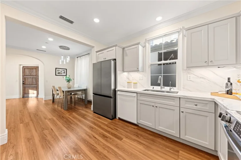 77 Canyoncrest photo 19