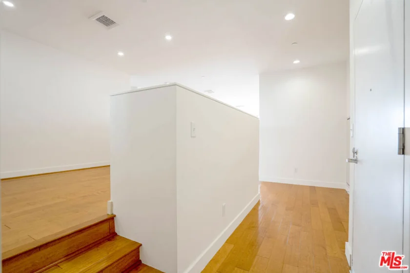 3810 Wilshire Boulevard #1911 photo 24