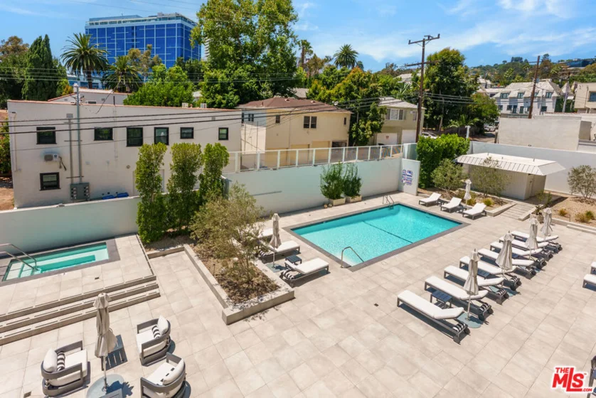 999 N Doheny Drive #211 photo 20