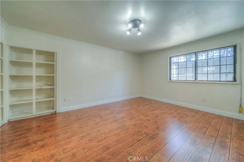 18100 Burbank #14 photo 16