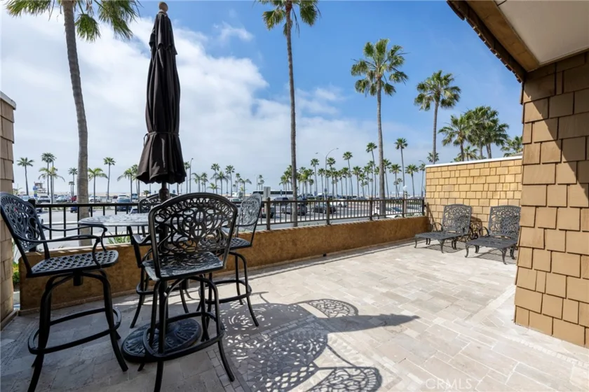600 E Oceanfront 1d photo 24