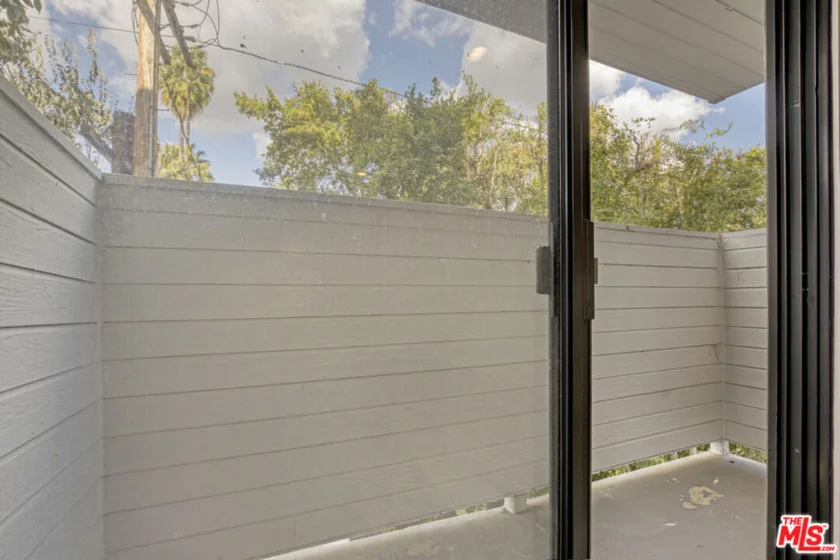 13331 Moorpark Street #233 photo 20