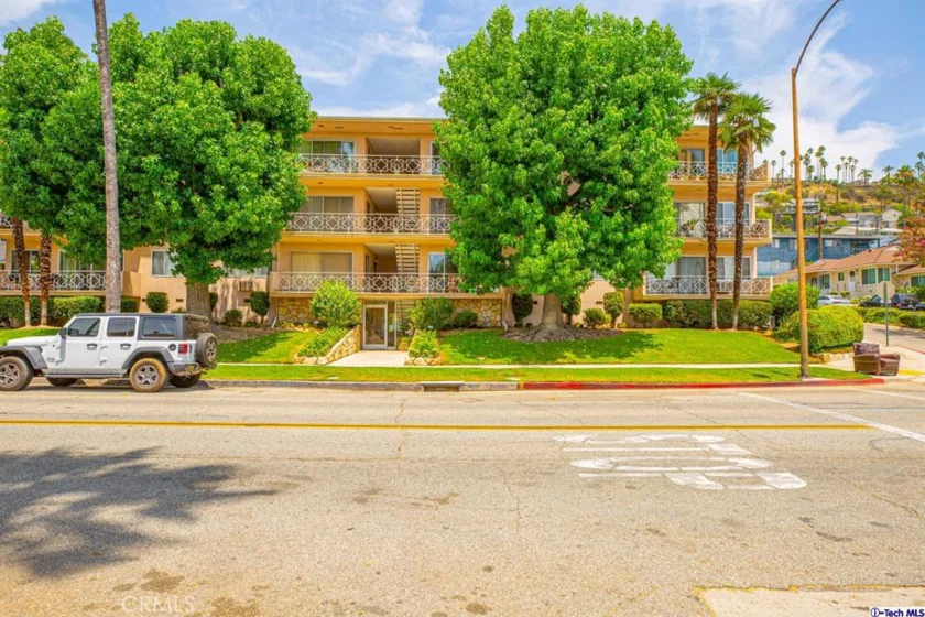 103 W Mountain Street #C photo 1