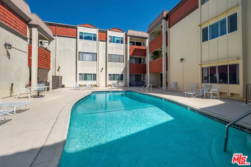 5674 Windsor Way #210 photo 36