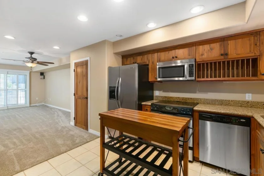 801 W Hawthorn Street #309 photo 1