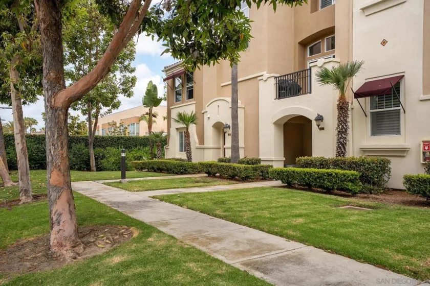 2740 E Evans #11 photo 38