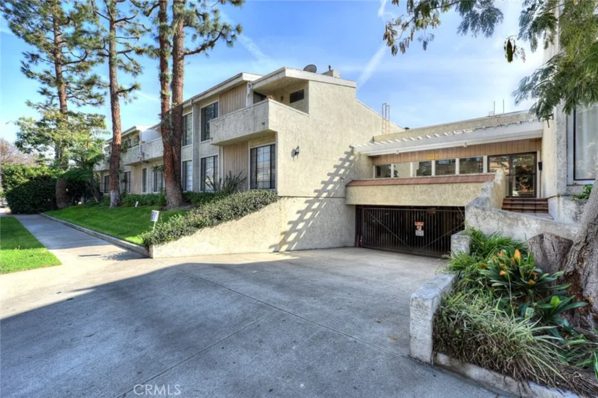 11834 Gilmore Street #12 photo 1