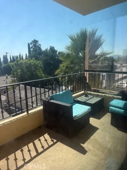 6938 Laurel Canyon #212 photo 1