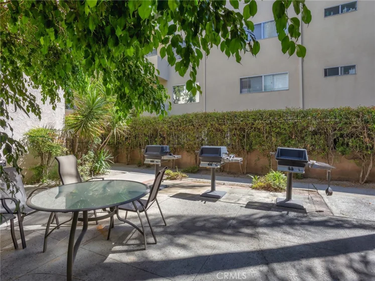 5412 Lindley Avenue #108 photo 29