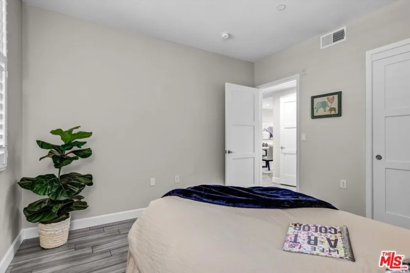 14412 Killion Street #110 photo 29
