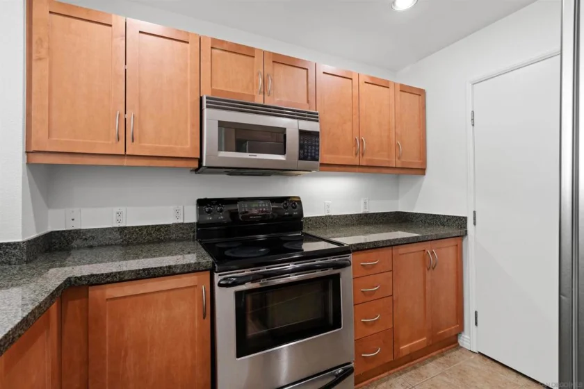 427 9th Avenue #806 photo 10