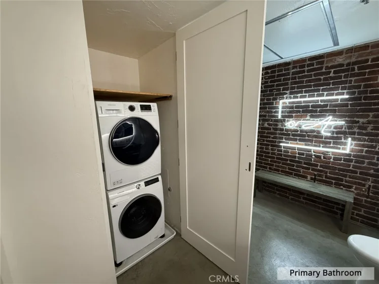 835 Locust #518 photo 44