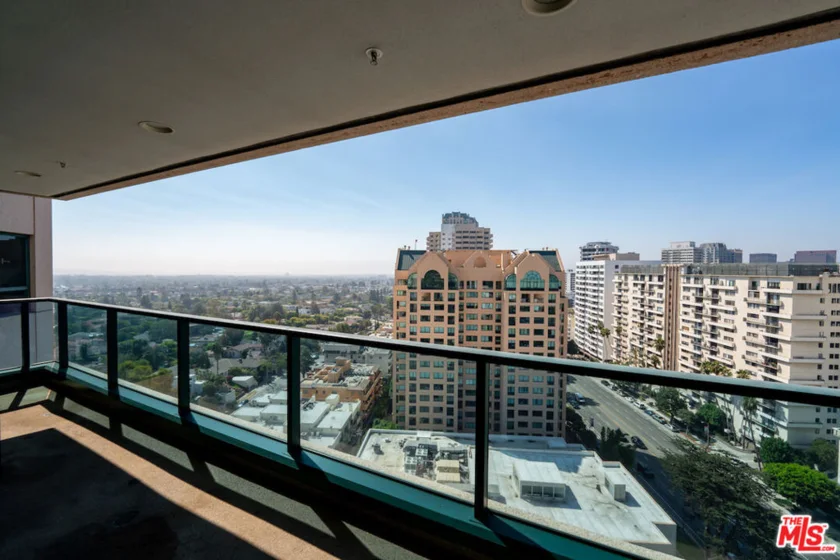 10490 Wilshire Boulevard #1402 photo 21