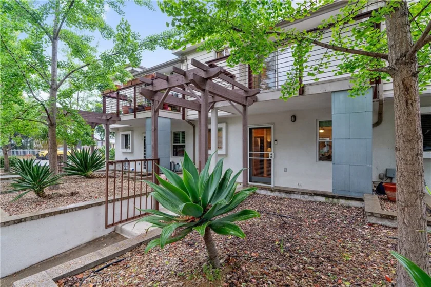 480 N Catalina Avenue #110 photo 1