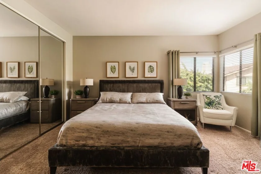 15023 Sherman Way #E photo 12