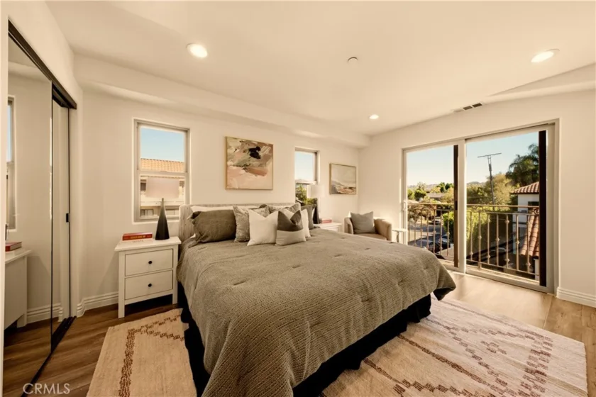 14702 Magnolia Boulevard #105 photo 24