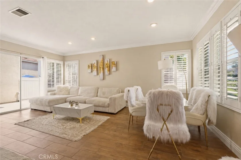 2 Beaumont photo 6