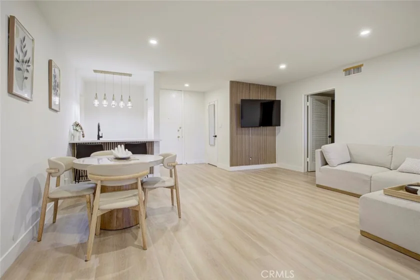 5411 Tyrone Avenue #203 photo 6
