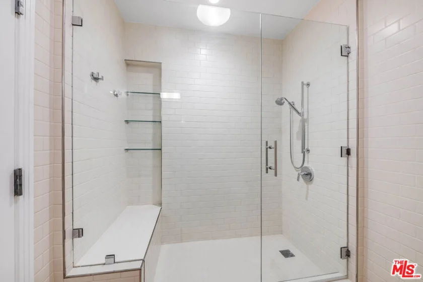 10800 Wilshire Boulevard #1101 photo 24