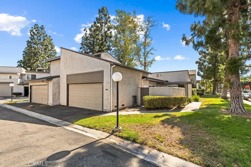 409 N Via Roma photo 14