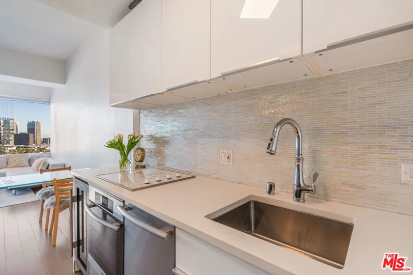 10501 Wilshire Boulevard #1904 photo 9