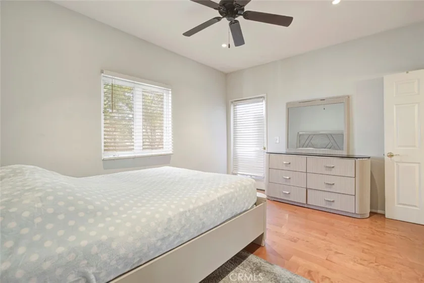 11124 Burbank Boulevard #101 photo 30