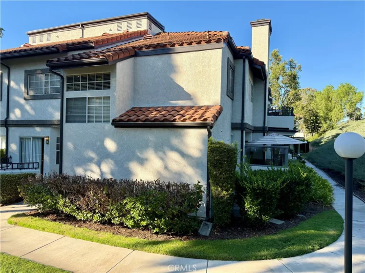 27359 Ryan Drive photo 2