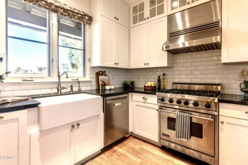 700 E Union Street #207 photo 13