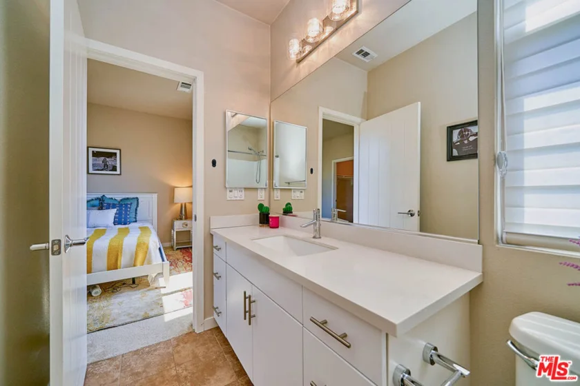801 S Anaheim Boulevard #107 photo 43