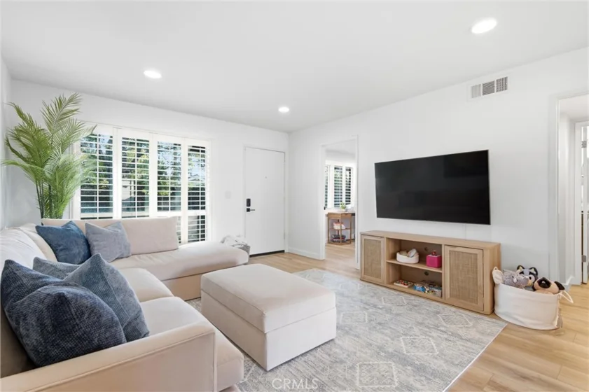 5583 Tiffany Avenue photo 34