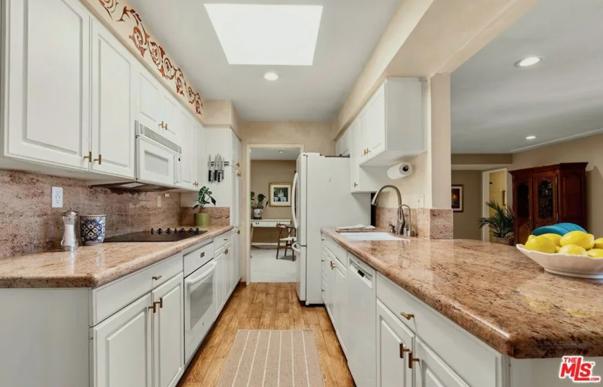 5050 Coldwater Canyon Avenue #PH1 photo 27