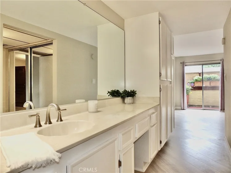 2805 E East 3rd Street #6 photo 21