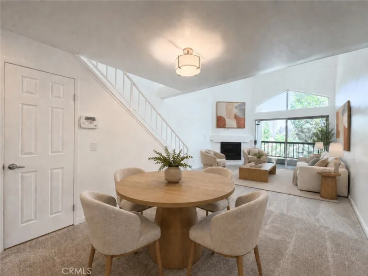 21500 Burbank #328 photo 1