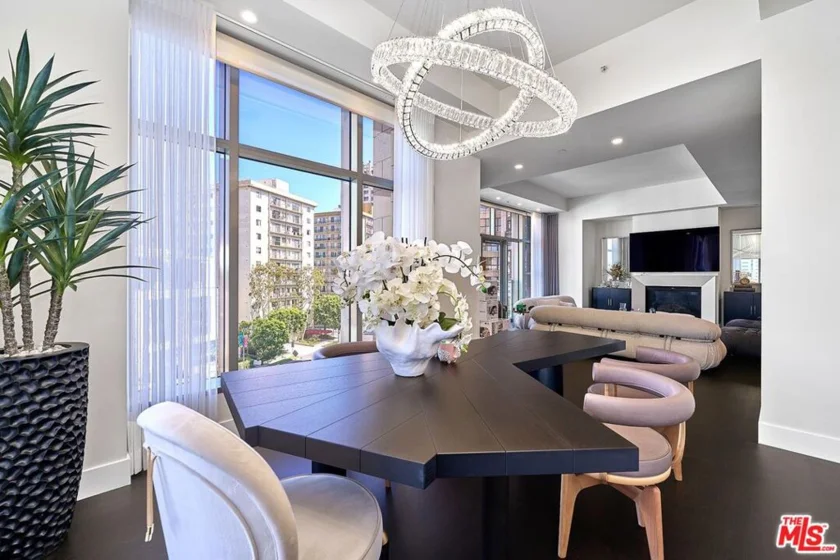 10776 Wilshire Boulevard #603 photo 17