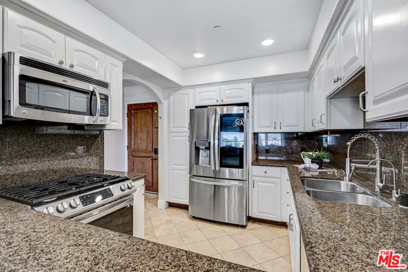 1520 S Shenandoah Street #304 photo 35