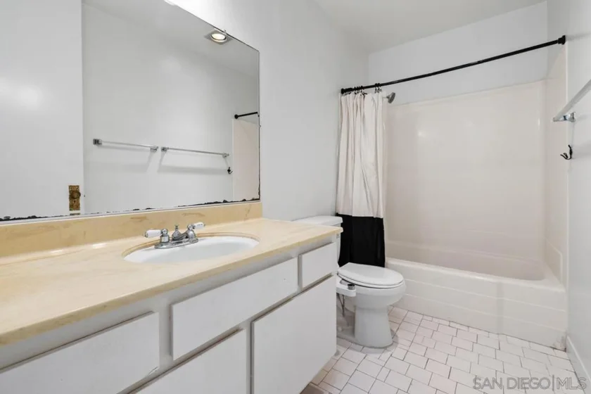 727 Sapphire Street #405 photo 17