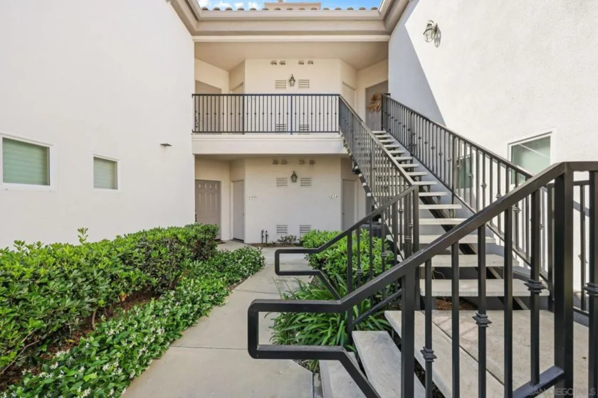 2708 Lake Pointe #209 photo 1