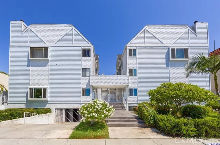 1121 E Wilson Avenue #11 photo 1