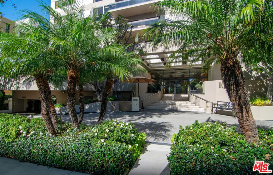 10445 Wilshire Boulevard #502 photo 4