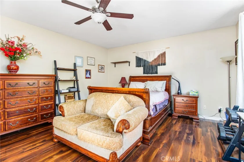 22862 Montanya photo 33