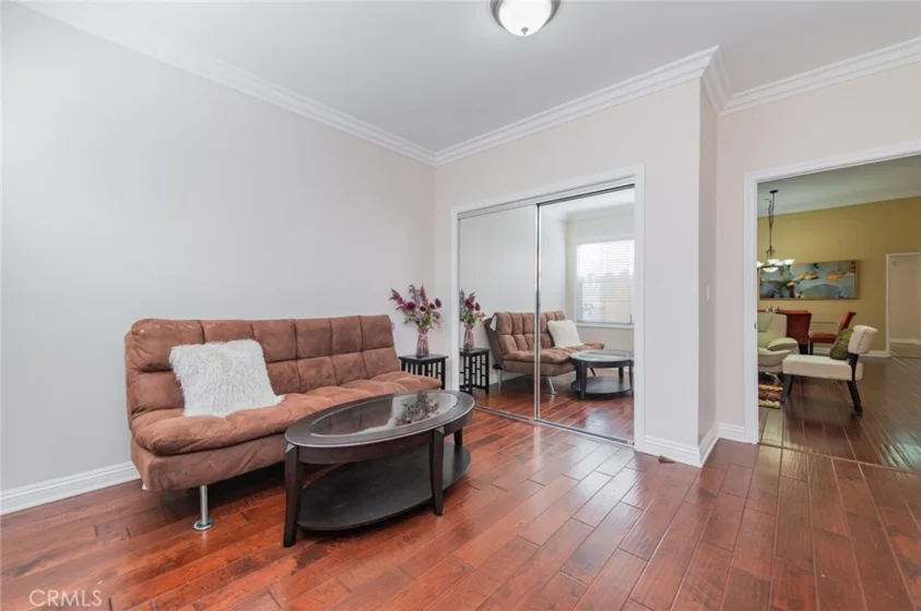 610 S Wilton Place #402 photo 19